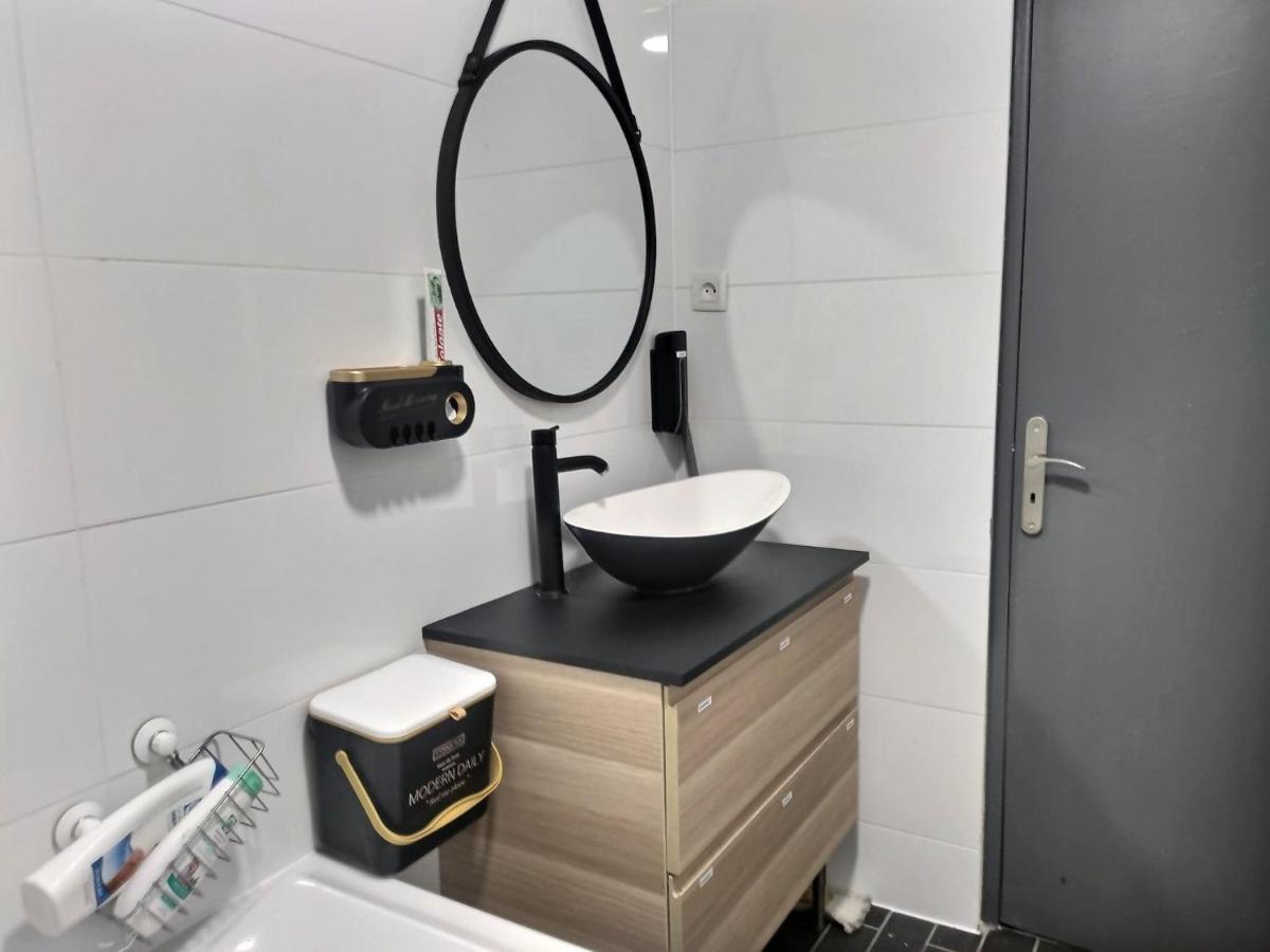 Chambre Privee 23M - Canape Lit - Wifi - Appart 120M Woippy エクステリア 写真